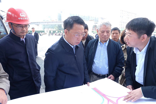 南昌市委副書記、市長劉建洋視察洪都大道快速化改造工程